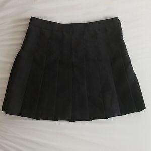 Black pleated tennis skirt